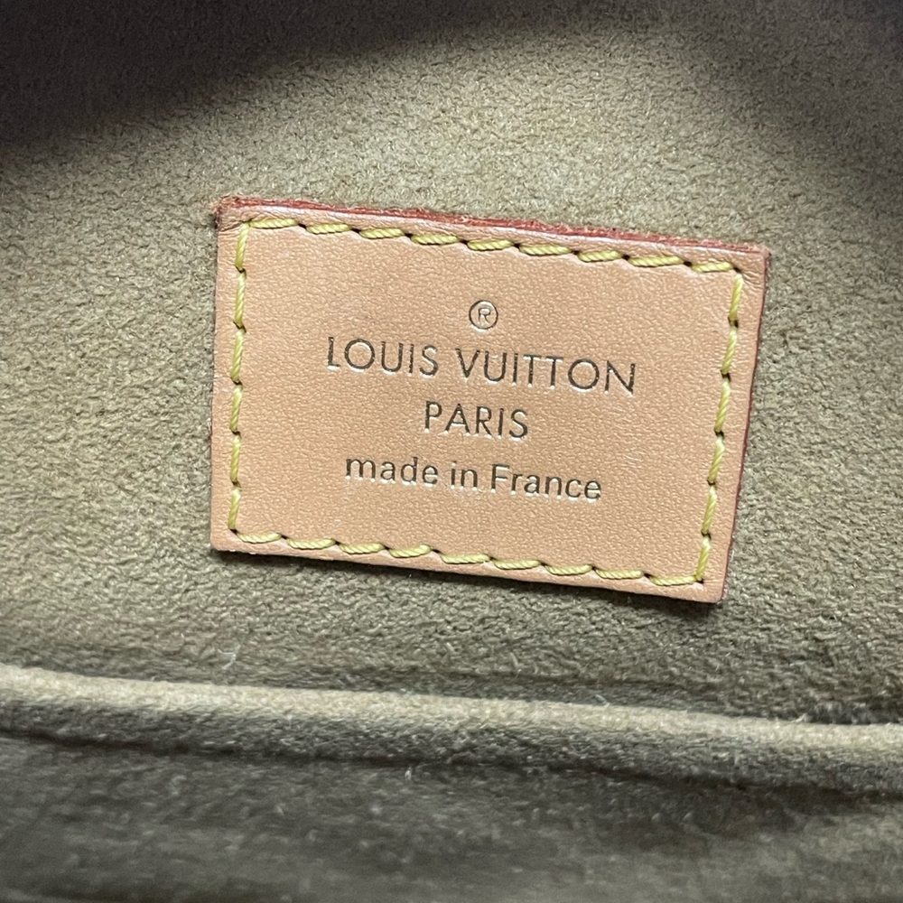 Louis Vuitton Monogram Crossbody Bag - Picture 5 of 7